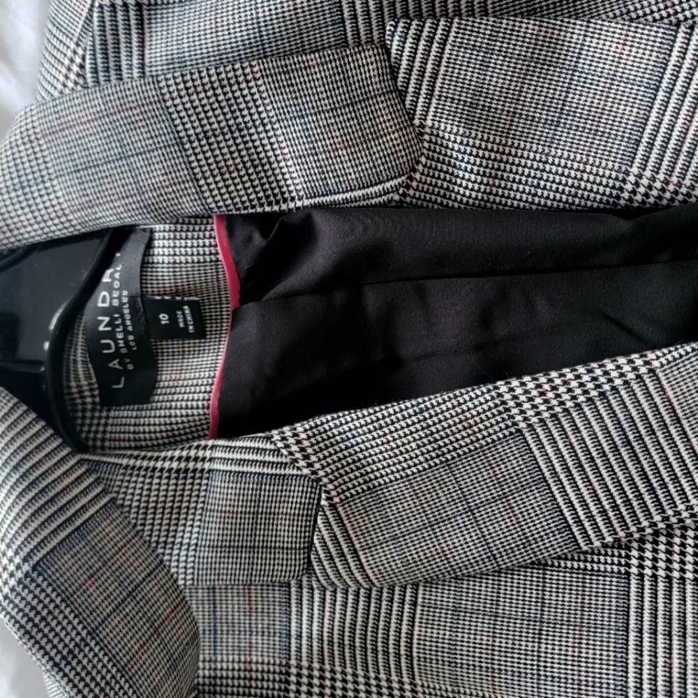 Laundry blazer
